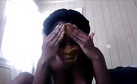 Ebony Scat Queen: Smearing Her Face with Fresh Poop - Kinky Play