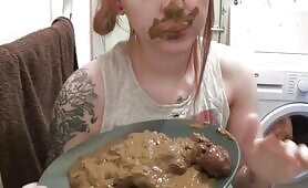 Scat Smearing Solo: Kinky Girl Dives Face-First into Her Own Shit Plate