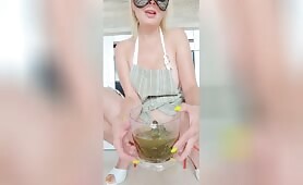 Scat MILF Solo: Pissing, Pooping, Mixing & Vomiting in Extreme Toilet Play