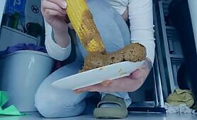 Scat Solo: Stunning Alt Chick Poops on Corn, Smears Shit on Face & Sucks Dirty Corn