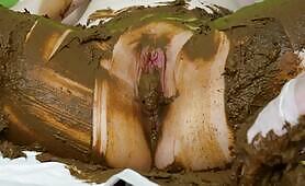 World Record - 80 shits (4+ kg of shit) in my pussy - 4 cameras - part2