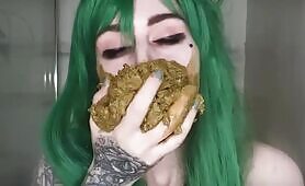 Green-Haired Scat Babe: Solo Shit Eating and Smear Fest on Her Beautiful Face