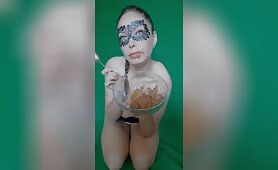 Hot Scat MILF Gets Dirty: Solo Shit Feast in a Bowl  