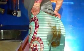 Sexy Alt Scat Babe’s Naughty Pants-Pooping Playtime
