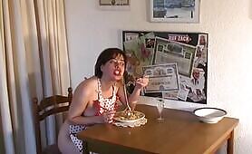 Scat brunette milf unloads thick steaming turd onto pasta plate